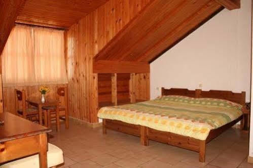 Vicky Rooms & Apartments Ліменас Екстер'єр фото